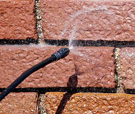 Ravalement façade, - LAFFONTOITURE31 sur Toulouse (31) - traitement anti-mousse, imperméabilisation hydrofuge de façade coloré ou incolore et ravalement peinture.